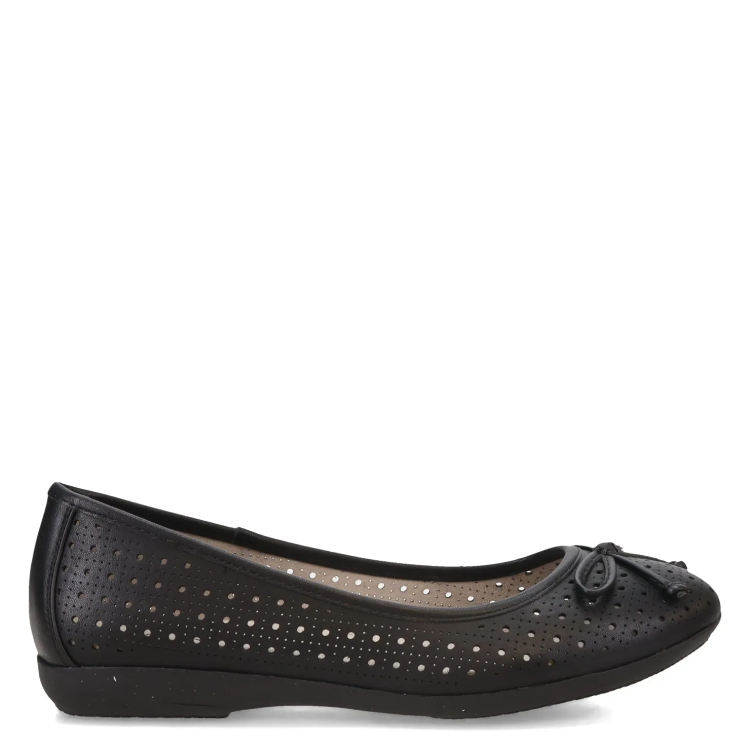Women's Cliffs by White Mountain, Cheryl Flat